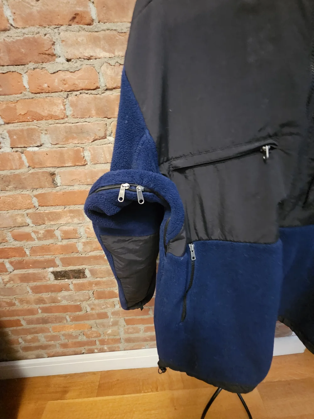 The North Face Men's Two-Tone Polartec 6 Pocket  Navy and Black Fleece Jacket